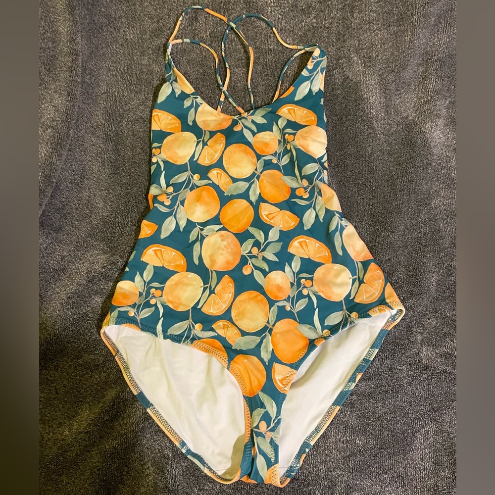 Women’s swim suit Size:L